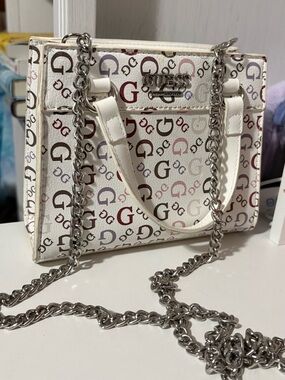 GUESS White Multicolor Logo Chain Satchel